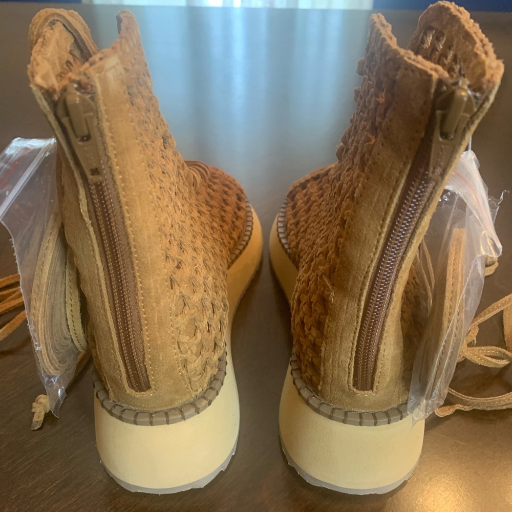 💫HP‼️💫 NIB FREE PEOPLE Luca Lace-up Sandal in Tan, Sizes 6.5 & 8 - Picture 9 of 12